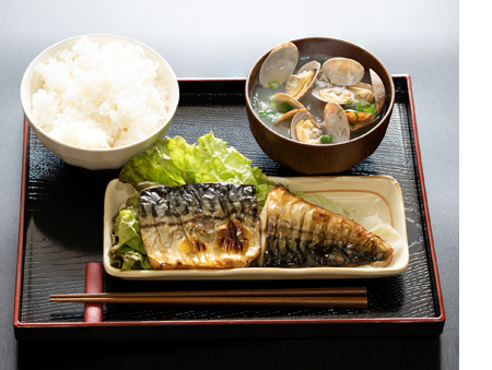 灰干しサバ トマトソースパスタ　完成